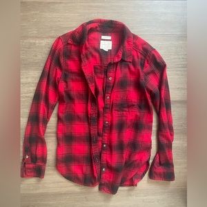 AE FLANNEL SUPER SOFT PLAID BUTTON DOWN SHIRT RED/BLACK XS